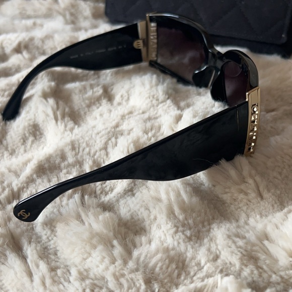 NEW | Chanel Black Gold Trim Sunnies With Quilted Case - Picture 8 of 11